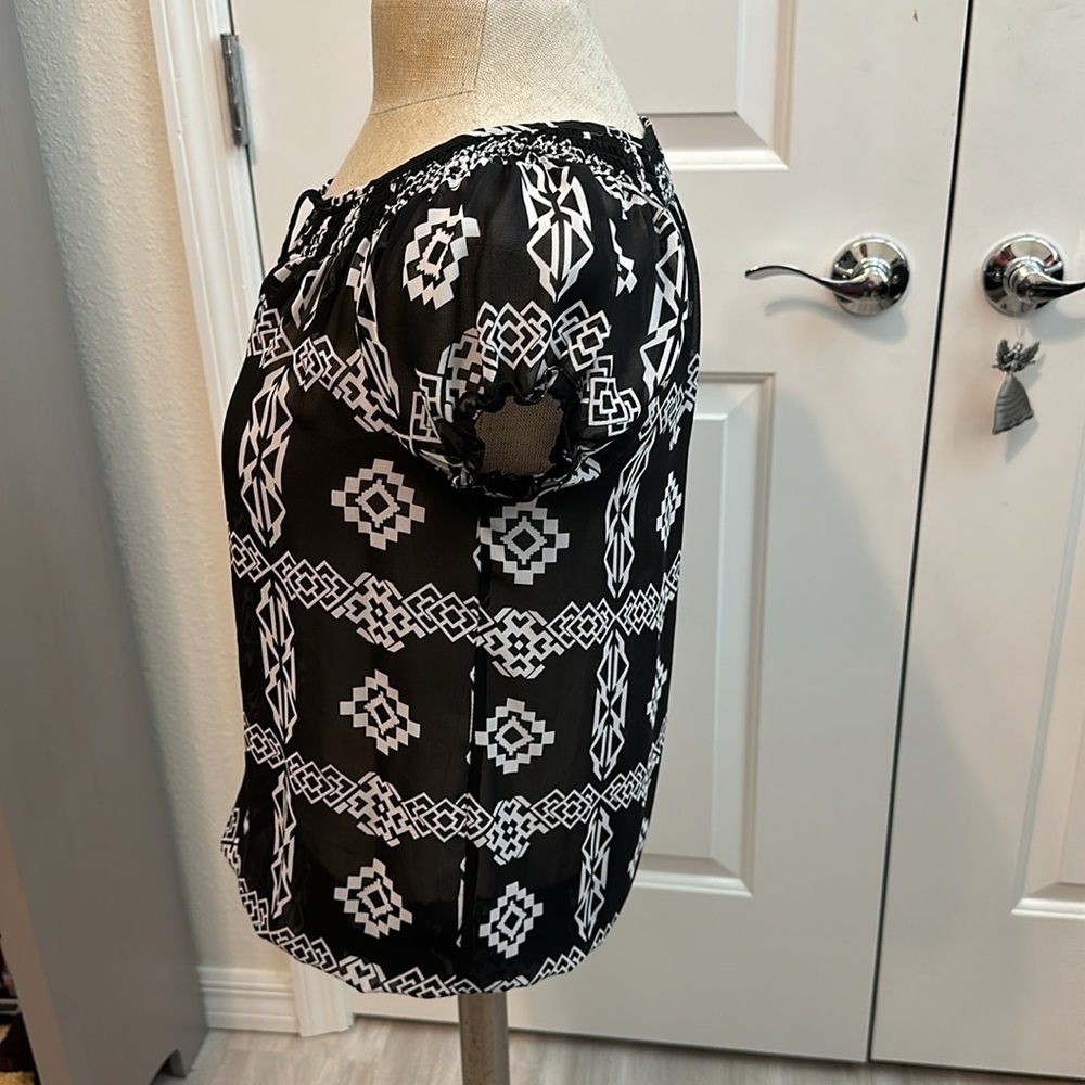 INC INTERNATIONAL CONCEPTS B/W AZTEC PRINT BLOUSE GUC SZ 2 CAREER EVERYDAY - Picture 6 of 8